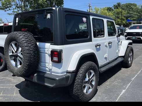Used 2022 Jeep Wrangler Unlimited Sahara w/ Cold Weather Group AWD/4WD image 10