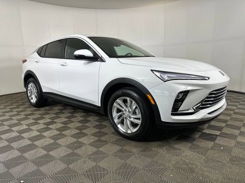 Used 2026 Buick Envista Preferred image 2