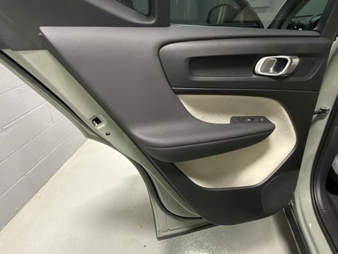 Certified 2024 Volvo XC40 B5 Plus w/ Protection Package Premier image 8