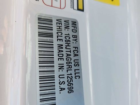 Used 2024 Jeep Gladiator Sport image 37