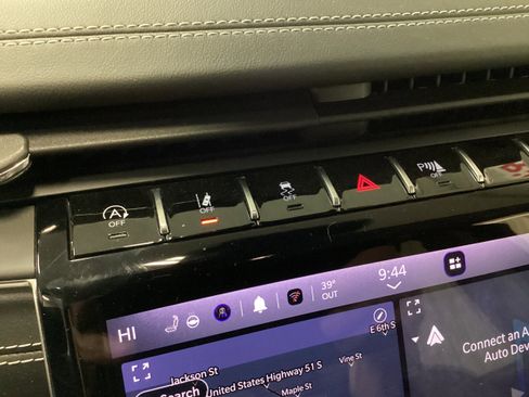 Used 2023 Jeep Grand Cherokee Overland w/ Adv Protech Group III image 25