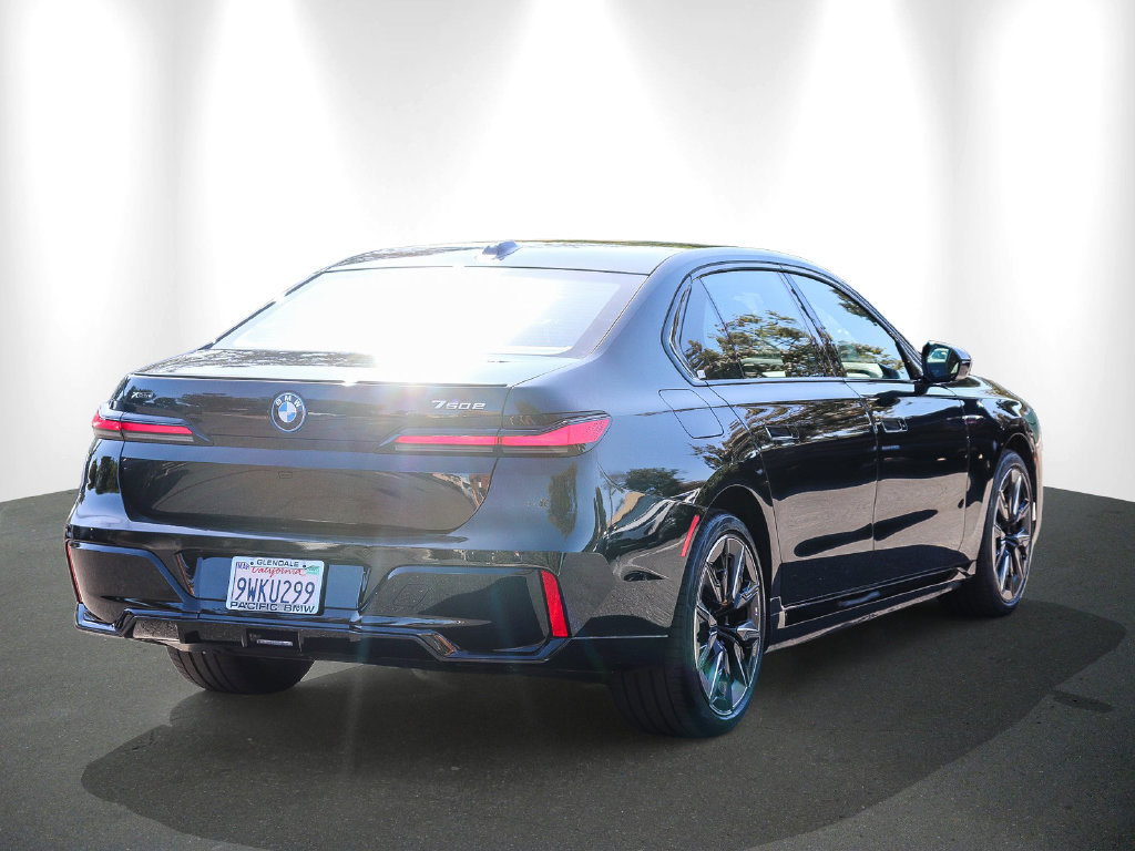 Used 2026 BMW 750e xDrive w/ Premium Package AWD/4WD image 6