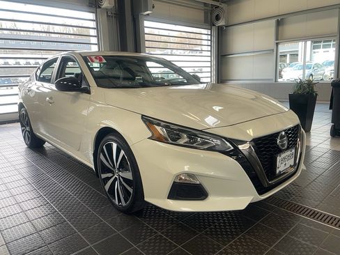 Used 2019 Nissan Altima 2.5 SR w/ SR Premium Package AWD/4WD image 1