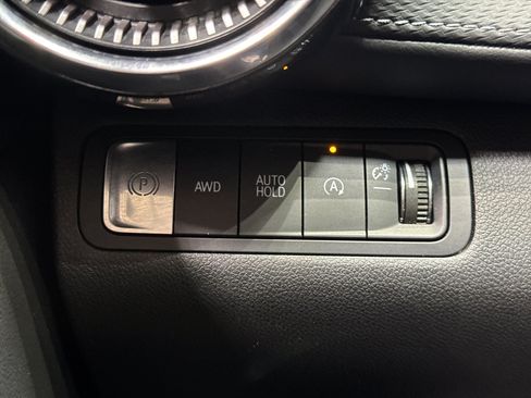 Used 2025 Chevrolet Equinox LT w/ Convenience Package II image 32