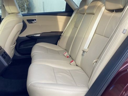 Used 2018 Toyota Avalon XLE Premium image 12