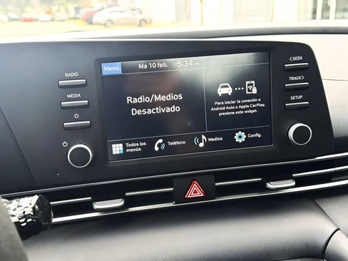 Used 2025 Hyundai Elantra SE image 23