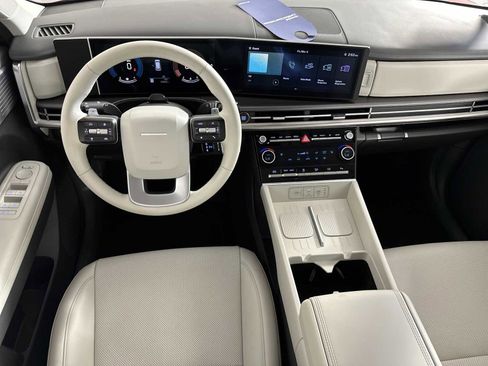 Used 2025 Hyundai Santa Fe SEL FWD image 13