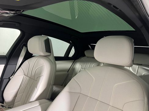 New 2026 BMW 760i xDrive w/ Executive Package image 15