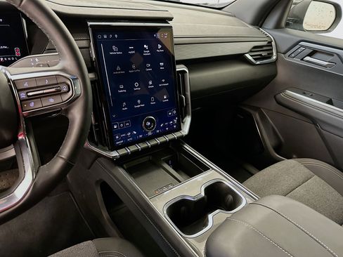 Used 2025 GMC Acadia Elevation image 26