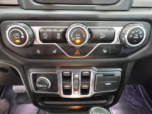Used 2020 Jeep Wrangler Unlimited Sport image 17