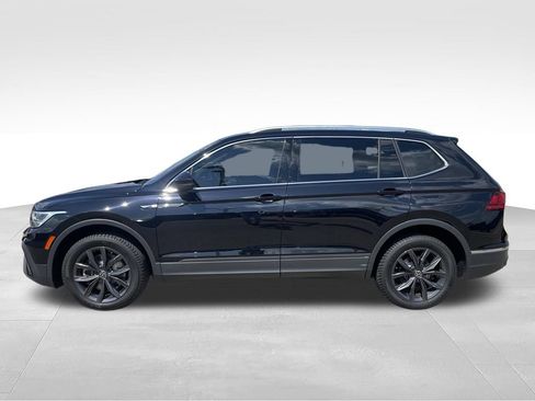 Used 2022 Volkswagen Tiguan SE w/ Panoramic Sunroof Package AWD/4WD image 26