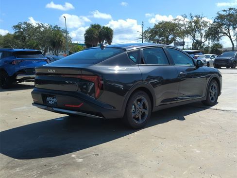 New 2025 Kia K4 LXS image 8