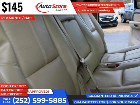 Used 2011 Chevrolet Suburban LT image 11