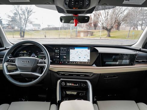 Used 2025 Audi Q5 Prestige image 8