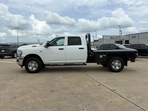 Used 2024 RAM 2500 Tradesman w/ Chrome Appearance Group AWD/4WD image 2