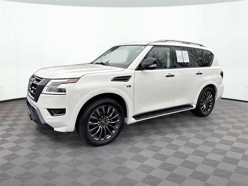Used 2021 Nissan Armada Platinum w/ Captain's Chairs Package image 5
