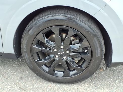 Used 2022 Kia Carnival SX Prestige FWD image 9