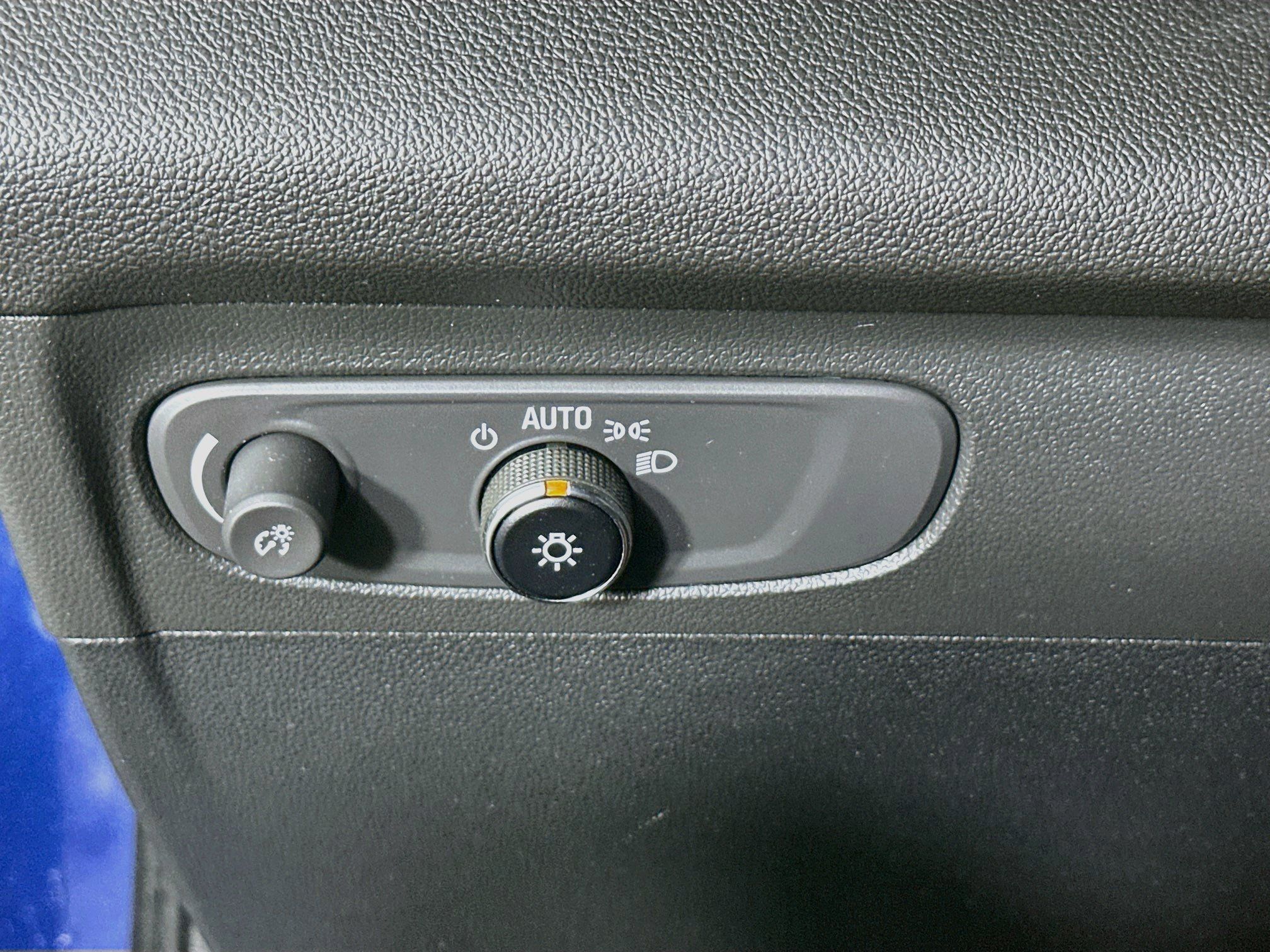 Used 2023 Buick Envision Preferred FWD image 16