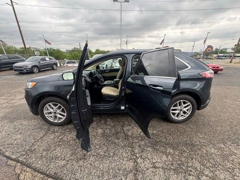 Certified 2024 Ford Edge SEL w/ Convenience Package AWD/4WD image 4