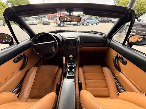 Used 1994 MAZDA MX-5 Miata RWD image 17