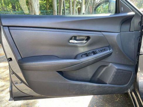 Used 2023 Nissan Sentra SV FWD image 14