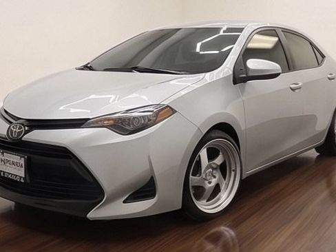 Used 2019 Toyota Corolla LE FWD image 35