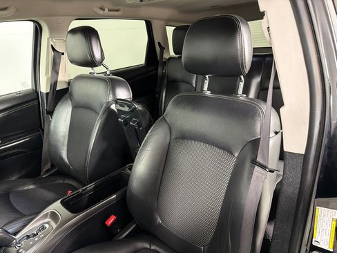Used 2019 Dodge Journey Crossroad FWD image 12