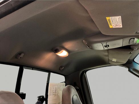 Used 2004 Ford F150 Lightning RWD image 21