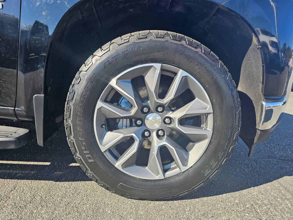 Used 2020 Chevrolet Silverado 1500 LT w/ Texas Edition RWD image 9