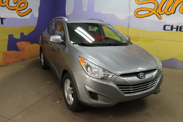 Used 2011 Hyundai Tucson GLS FWD image 2
