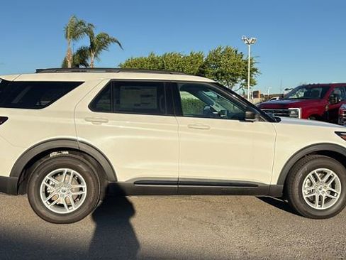 New 2026 Ford Explorer Active RWD image 2