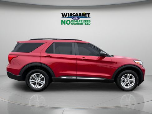 Used 2023 Ford Explorer XLT w/ Equipment Group 202A AWD/4WD image 6