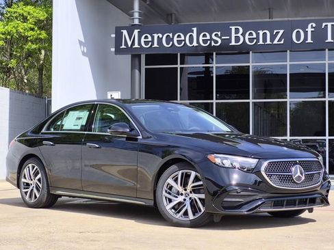 New 2026 Mercedes-Benz E 450 4MATIC Sedan image 1