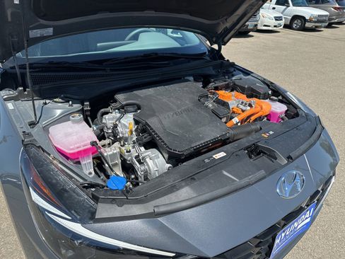 Used 2023 Hyundai Elantra Blue FWD image 35