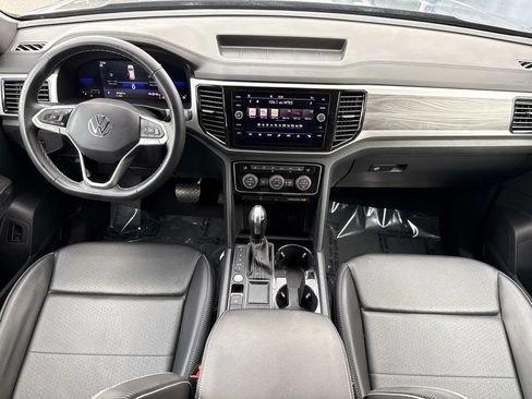 Used 2022 Volkswagen Atlas Cross Sport SE FWD image 18