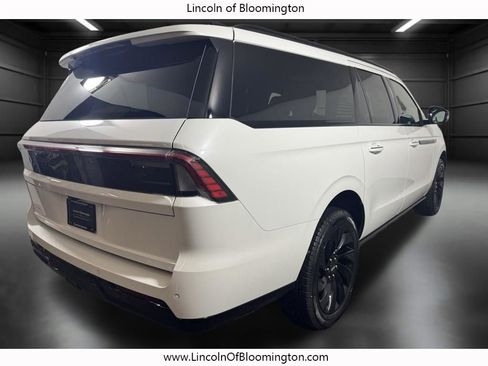 New 2026 Lincoln Navigator L Reserve AWD/4WD image 6