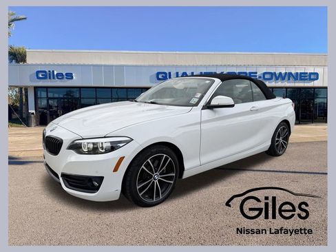 Used 2020 BMW 230i xDrive Convertible image 1