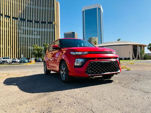 Used 2022 Kia Soul GT-Line FWD image 11