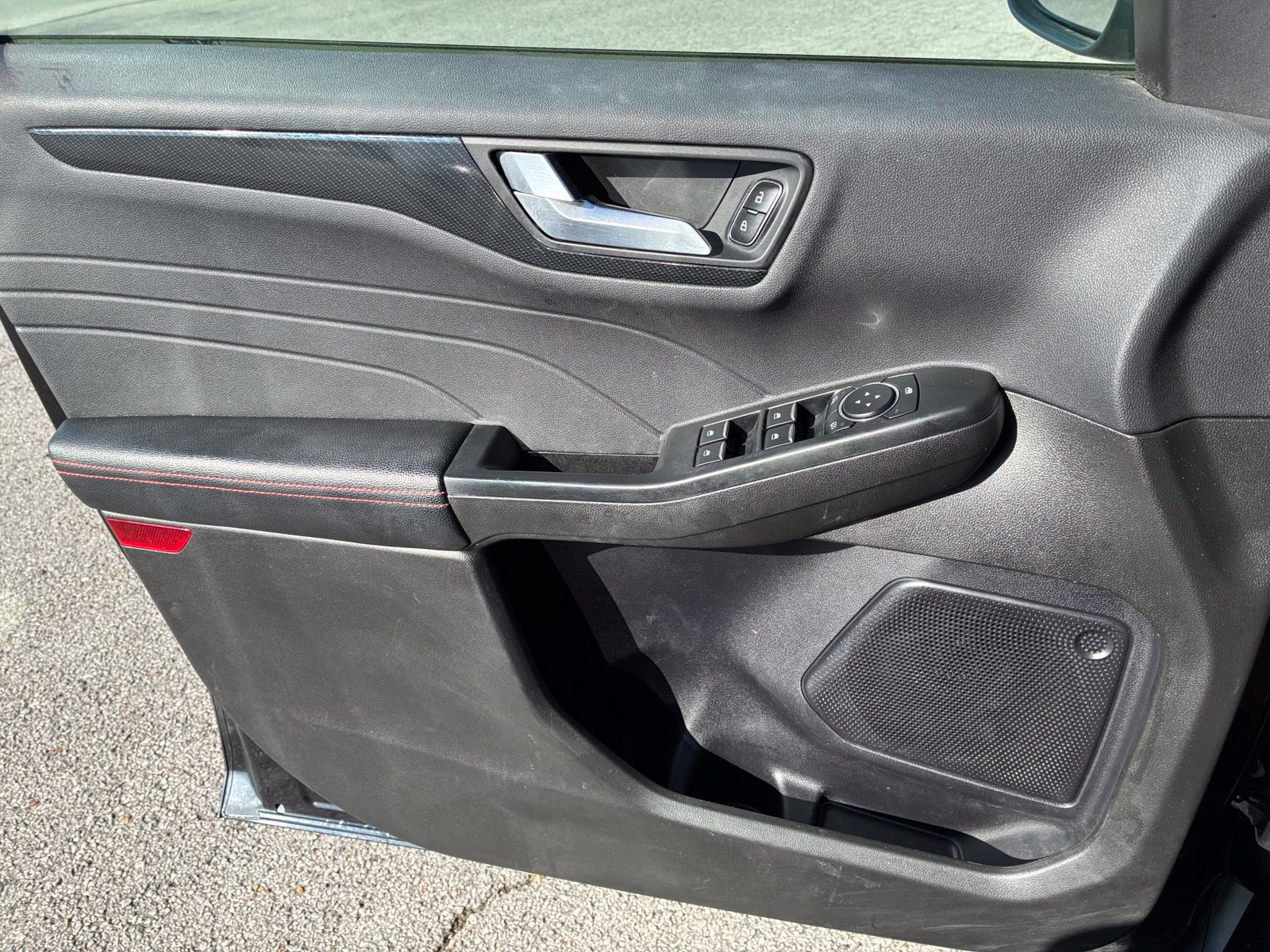 Used 2024 Ford Escape ST-Line w/ Tech Pack #1 FWD image 12