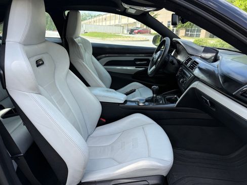 Used 2018 BMW M4 Coupe RWD image 35