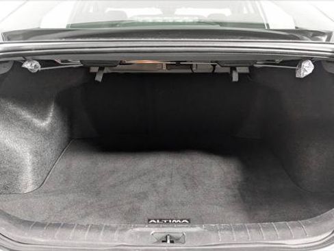 Used 2024 Nissan Altima 2.5 SV FWD image 17