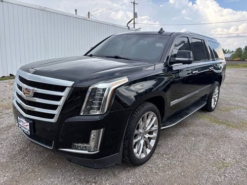Used 2018 Cadillac Escalade ESV Luxury AWD/4WD image 7