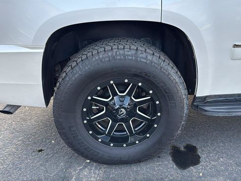 Used 2011 Chevrolet Tahoe LTZ RWD image 6