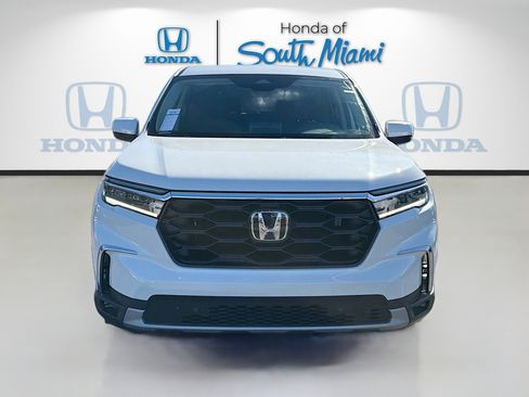 New 2025 Honda Pilot EX-L image 2