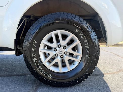 Used 2015 Nissan Frontier SV RWD image 24