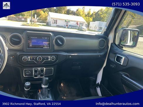 Used 2020 Jeep Gladiator Sport w/ Quick Order Package 24S AWD/4WD image 29