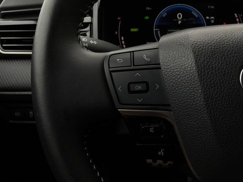 Used 2025 Toyota Camry SE FWD image 33