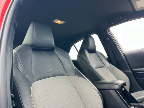 Used 2019 Toyota Corolla XSE image 17