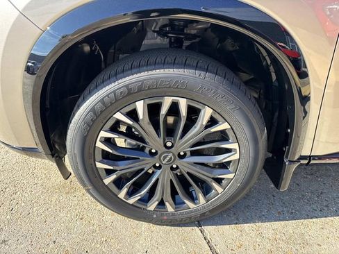 New 2026 Nissan Rogue Platinum image 3