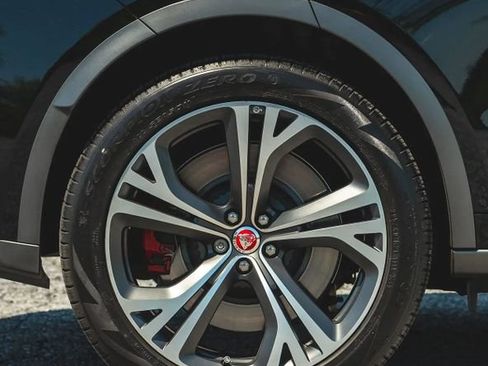 Used 2022 Jaguar F-PACE SVR AWD/4WD image 25